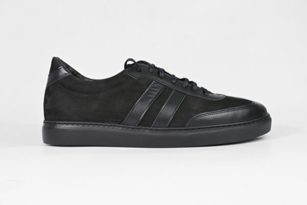 Rzemieślnicze sneakersy w stylu retro – czarne (wzór 026)